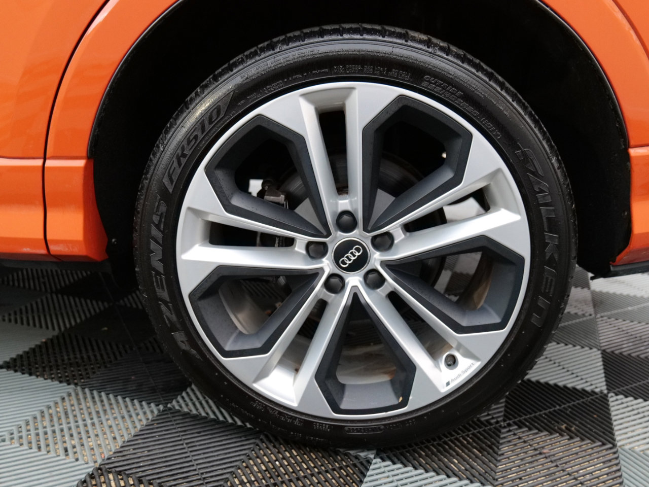 Used 2019 Audi Q3 2.0T Premium Plus w/ Premium Plus Package image 86