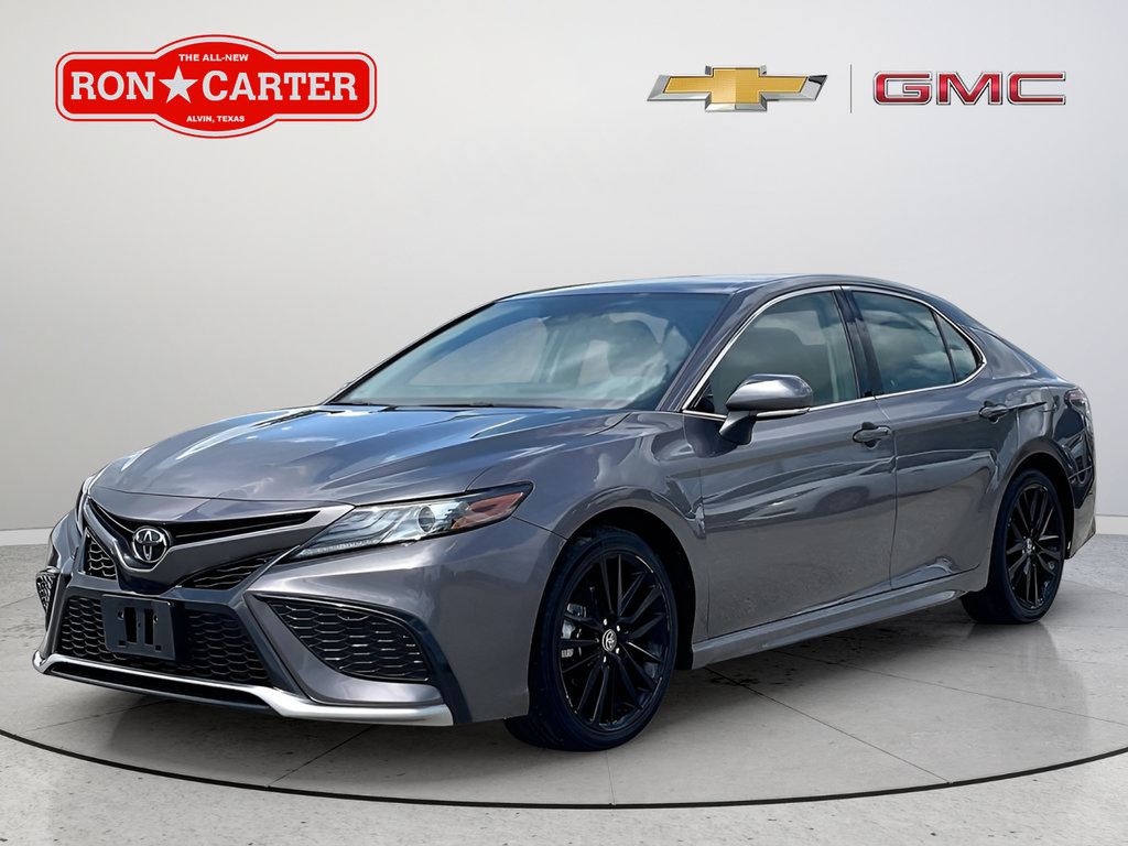 Used 2023 Toyota Camry XSE FWD image 3