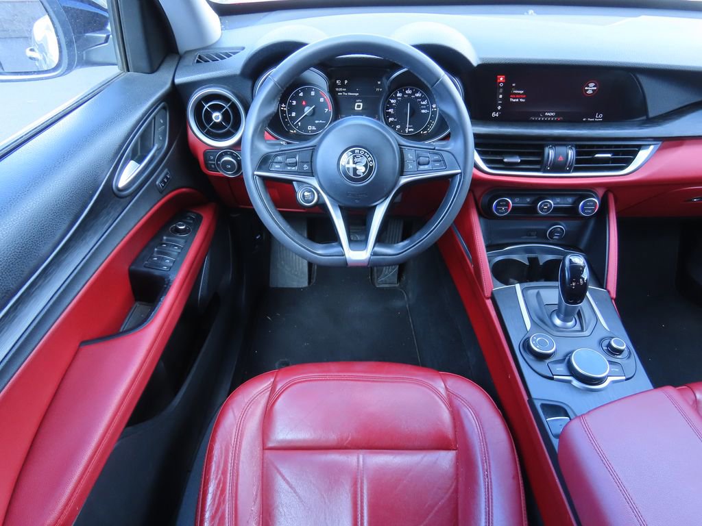 Used 2018 Alfa Romeo Stelvio AWD image 5