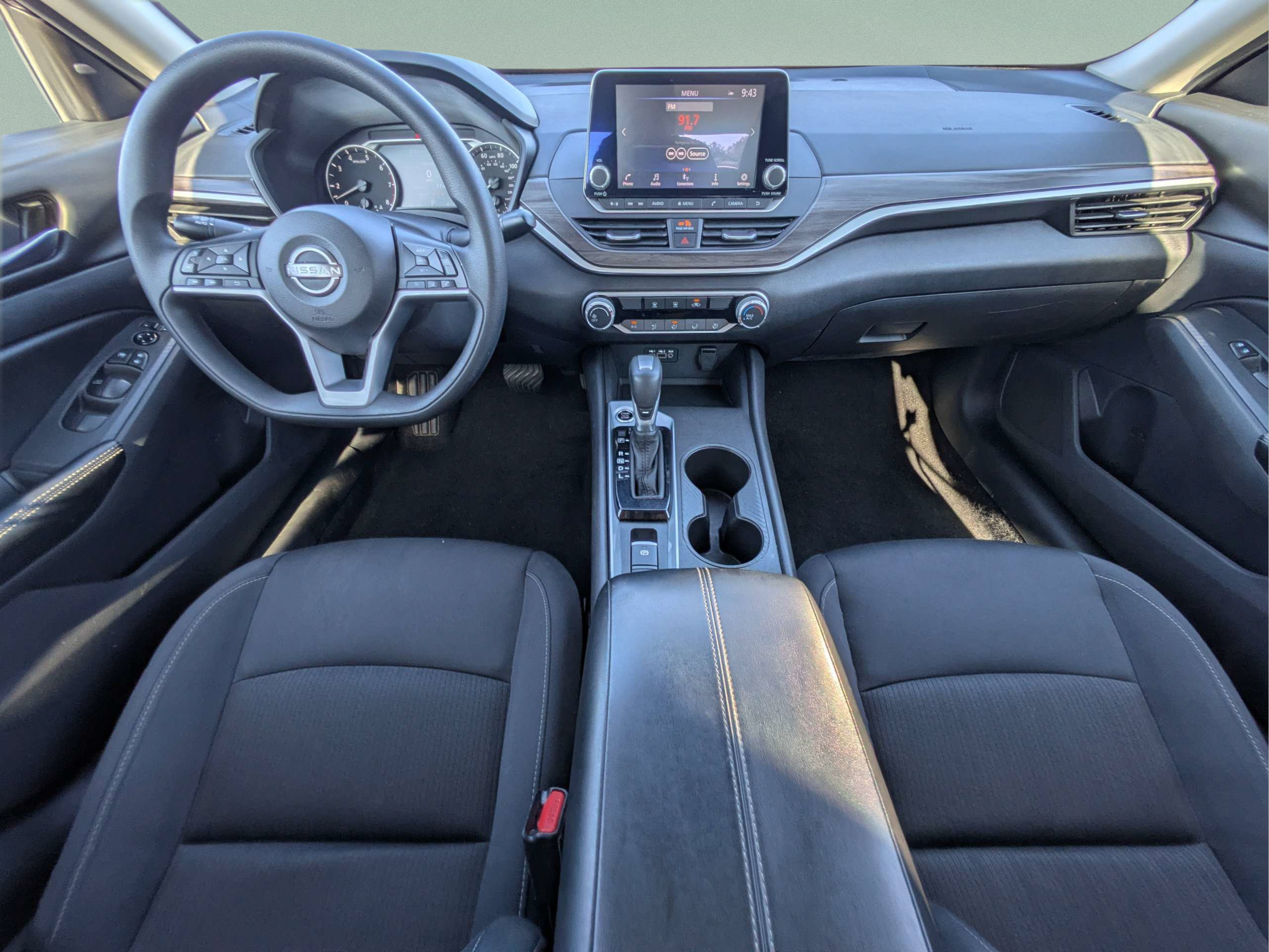 Used 2025 Nissan Altima 2.5 SV AWD/4WD image 15