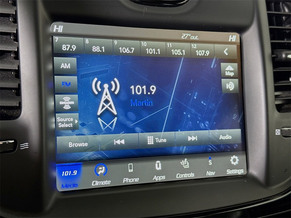 Used 2023 Chrysler 300 S image 7