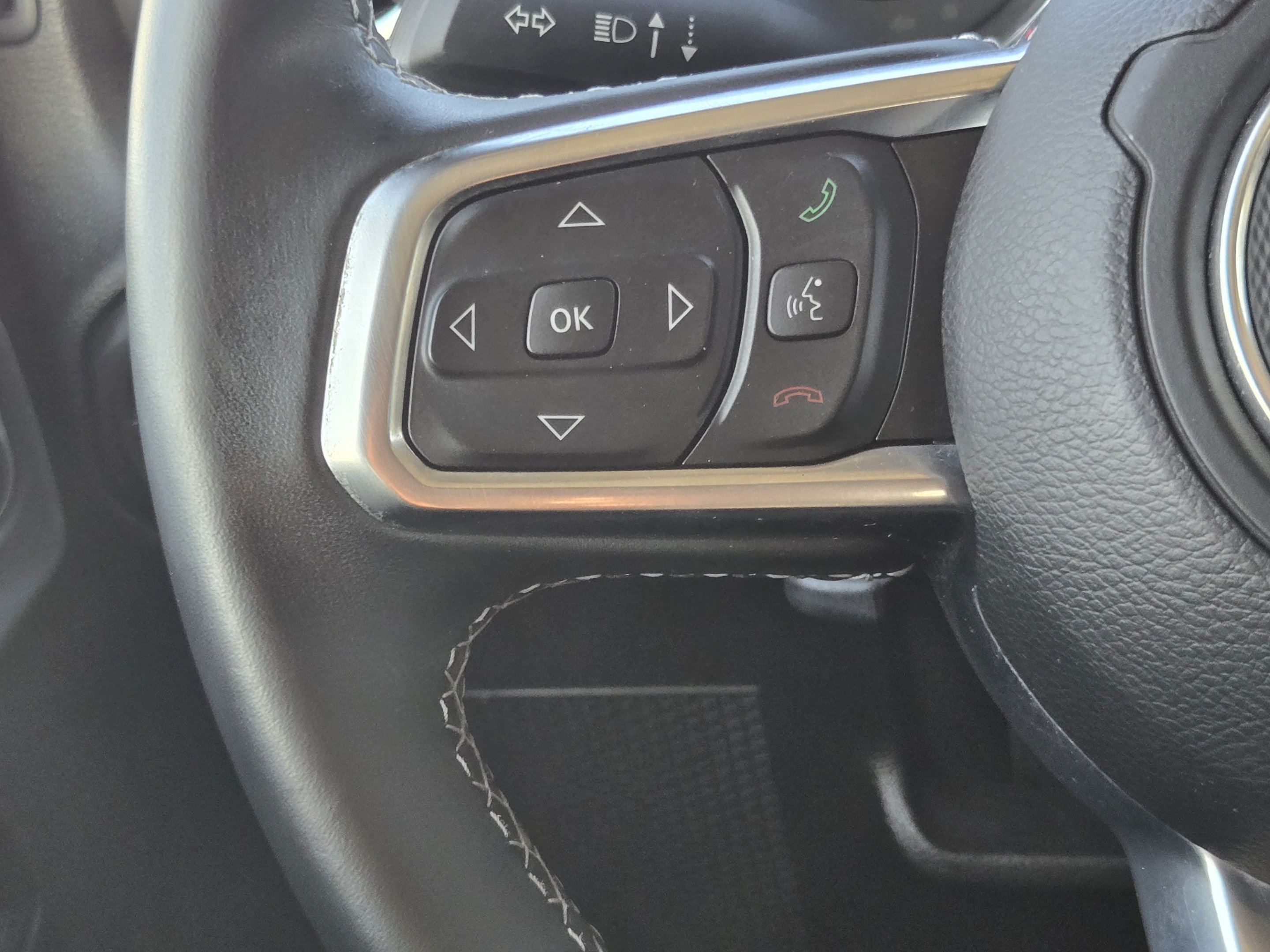 Used 2019 Jeep Wrangler Unlimited Sahara AWD/4WD image 25