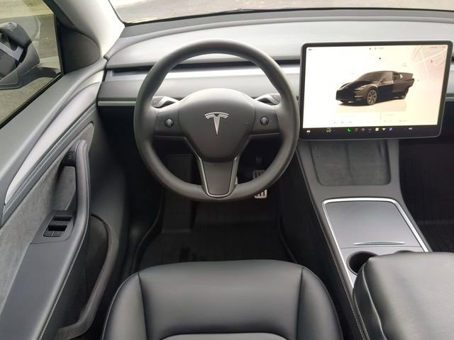 Used 2025 Tesla Model Y Performance image 19