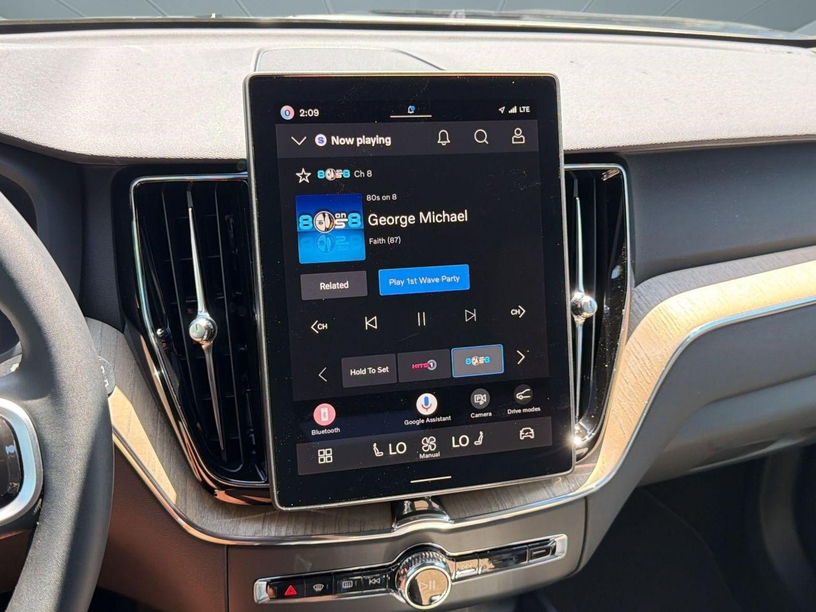 New 2026 Volvo XC60 B5 Core AWD/4WD image 23