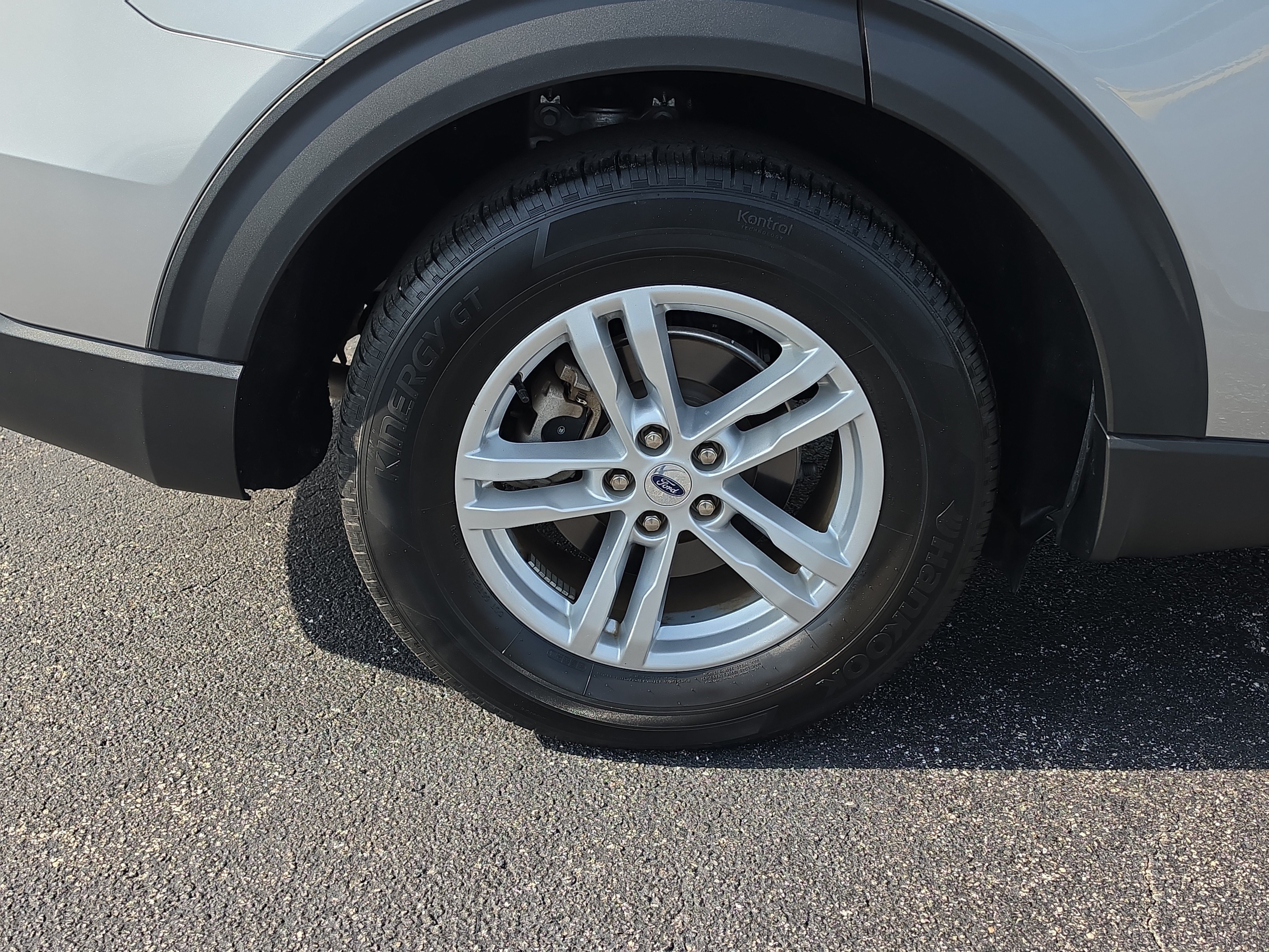 Used 2023 Ford Explorer XLT RWD image 5