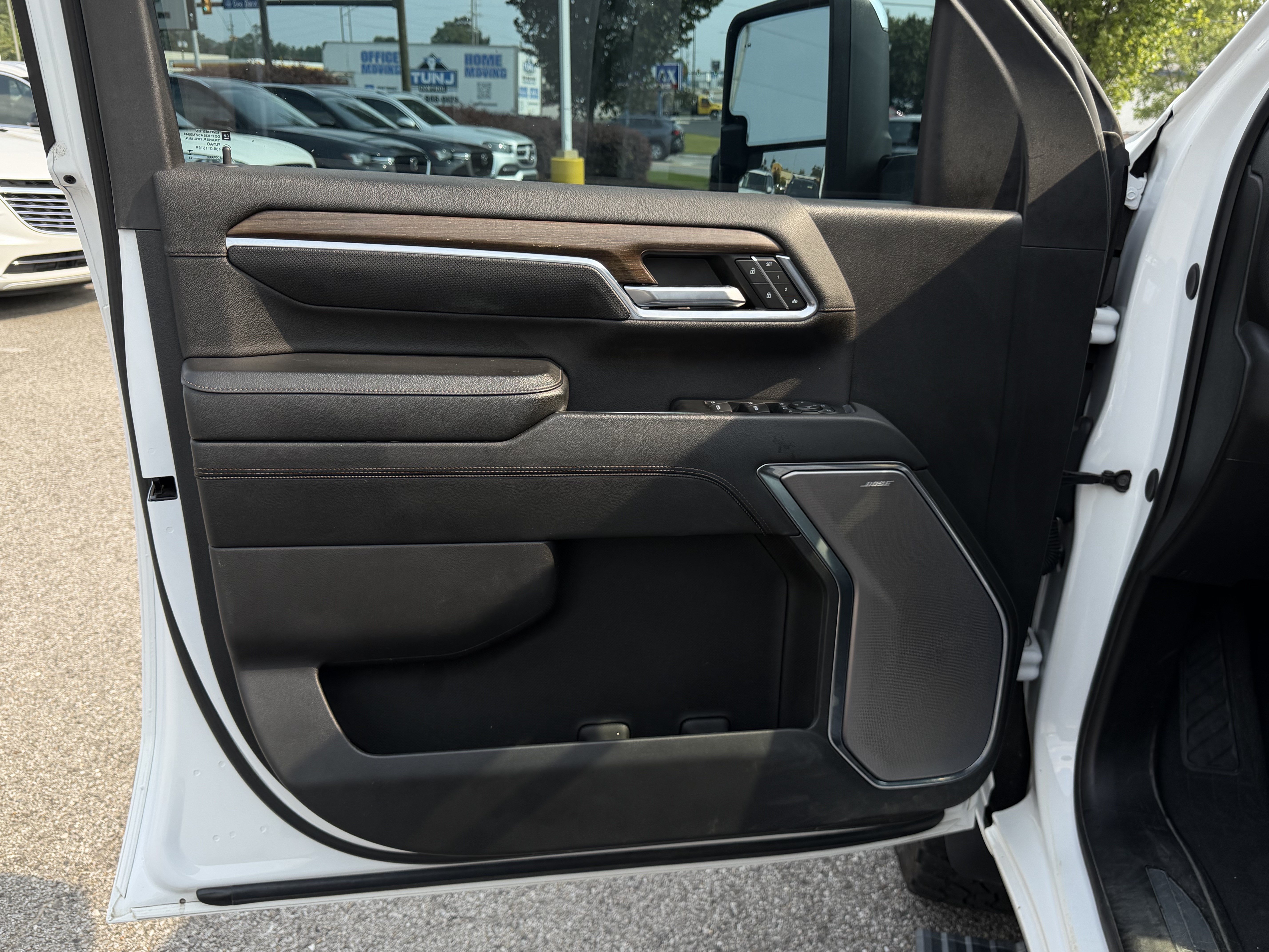 Used 2024 Chevrolet Silverado 2500 High Country w/ High Country Premium Package AWD/4WD image 11