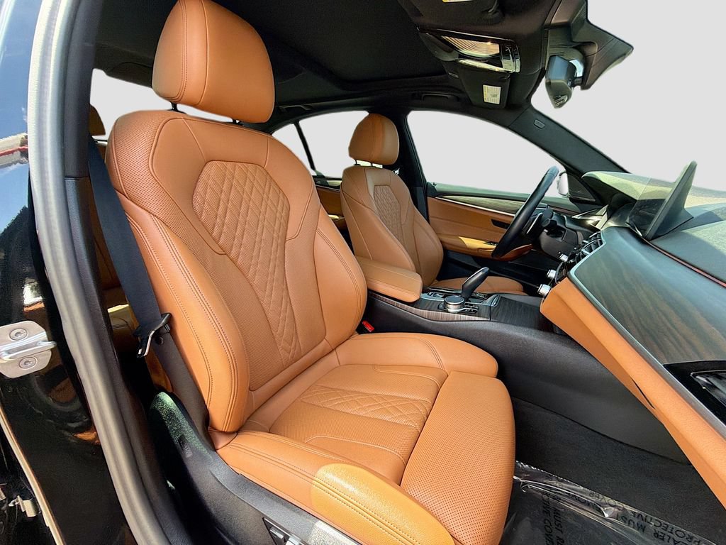 Used 2023 BMW 530i w/ Premium Package RWD image 15