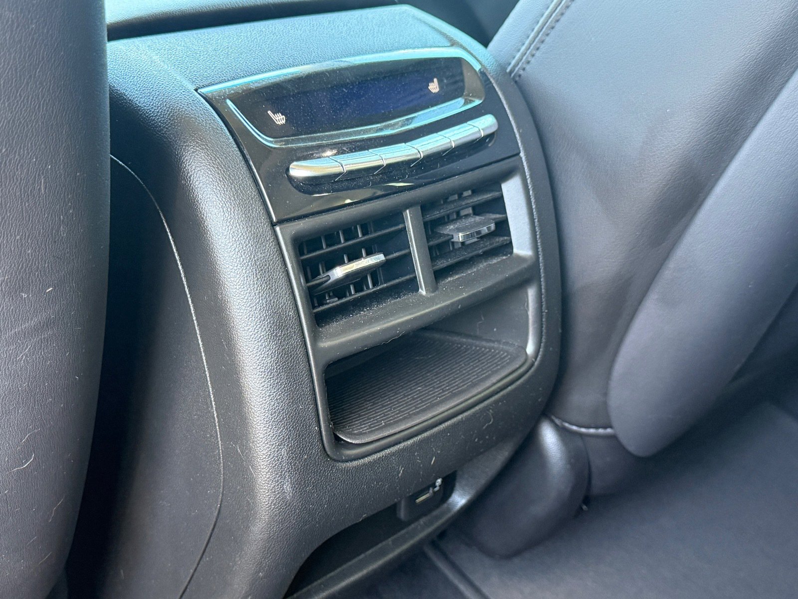 Used 2018 Cadillac XT5 Premium Luxury w/ LPO, Black Ice Package FWD image 25
