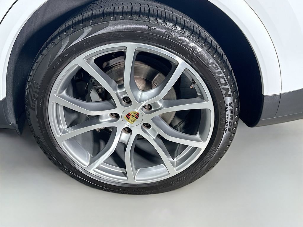 Certified 2019 Porsche Cayenne S image 33