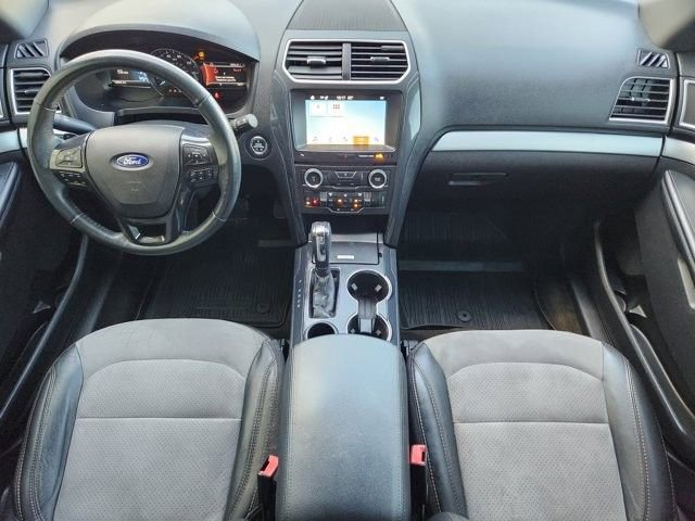 Used 2017 Ford Explorer XLT w/ Equipment Group 202A image 25