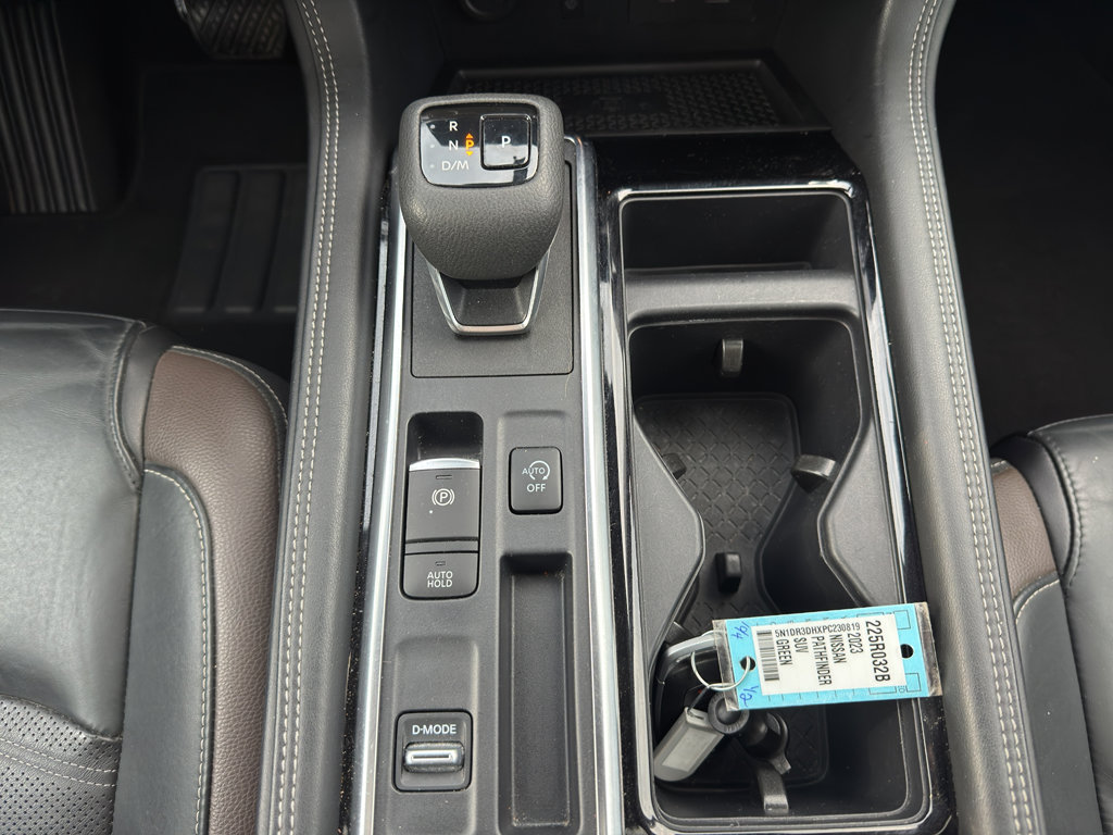 Used 2023 Nissan Pathfinder Platinum image 14