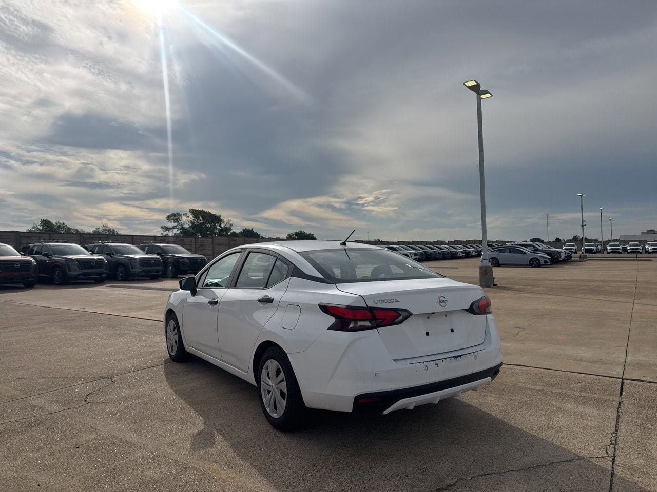 Used 2021 Nissan Versa S FWD image 15