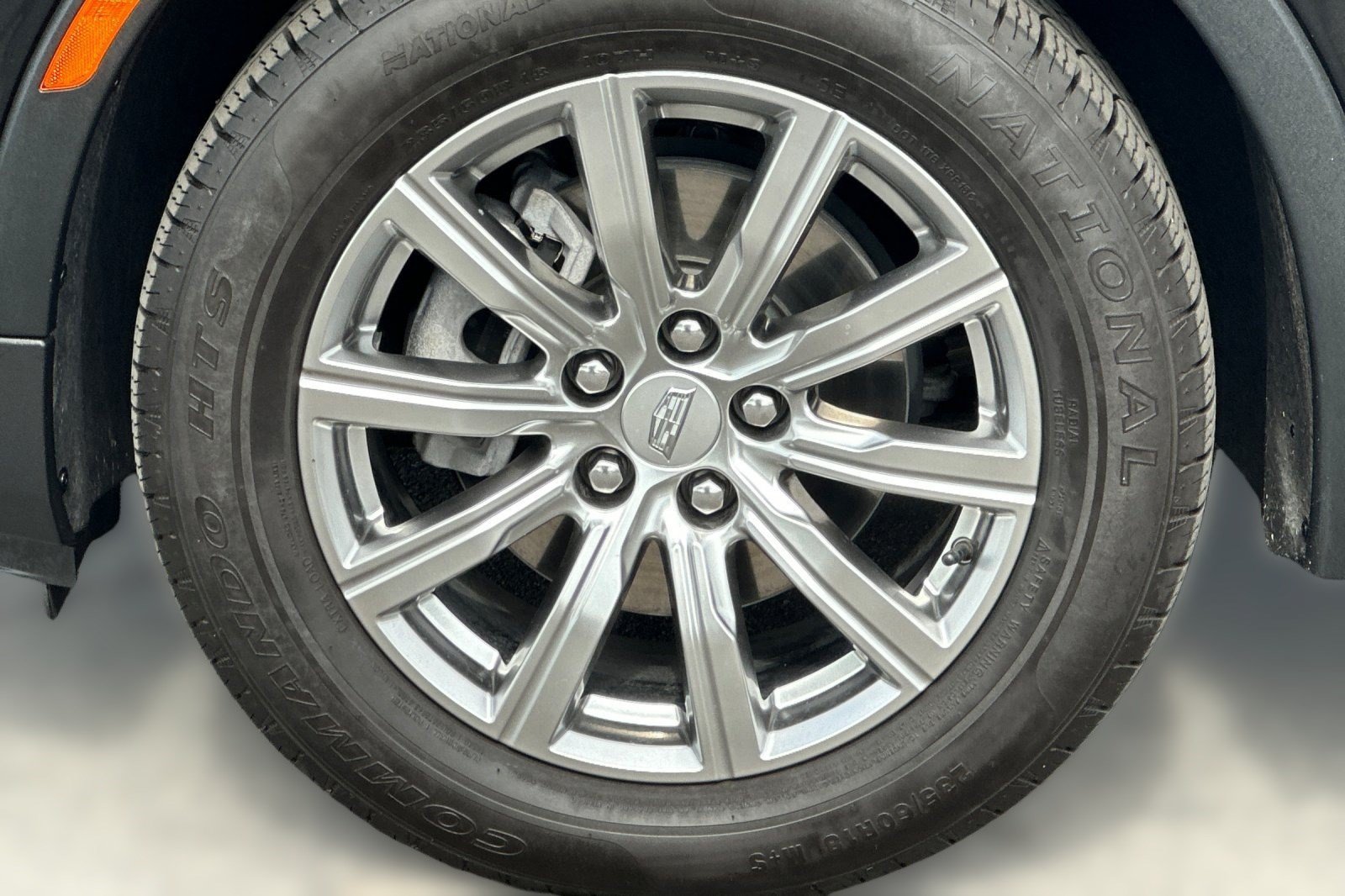 Used 2022 Cadillac XT4 Premium Luxury w/ Safety Alert Package AWD/4WD image 13