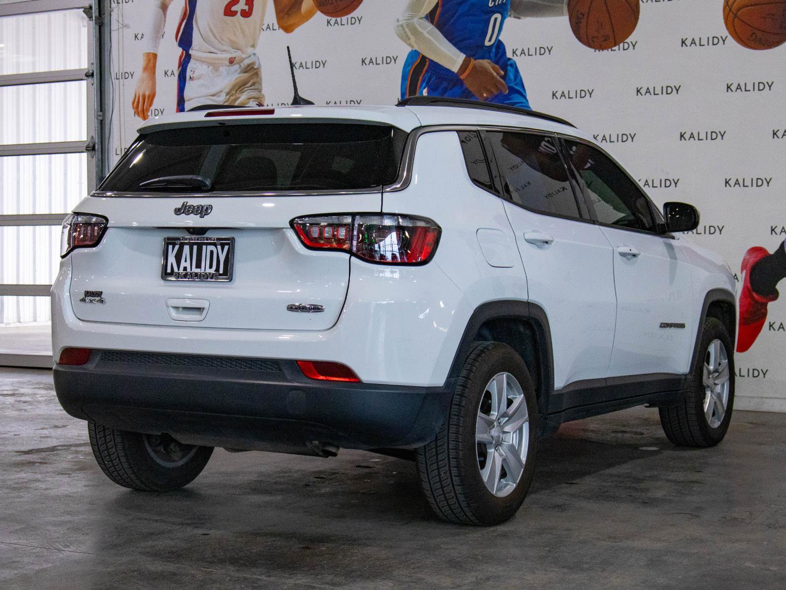 Used 2022 Jeep Compass Latitude AWD/4WD image 24