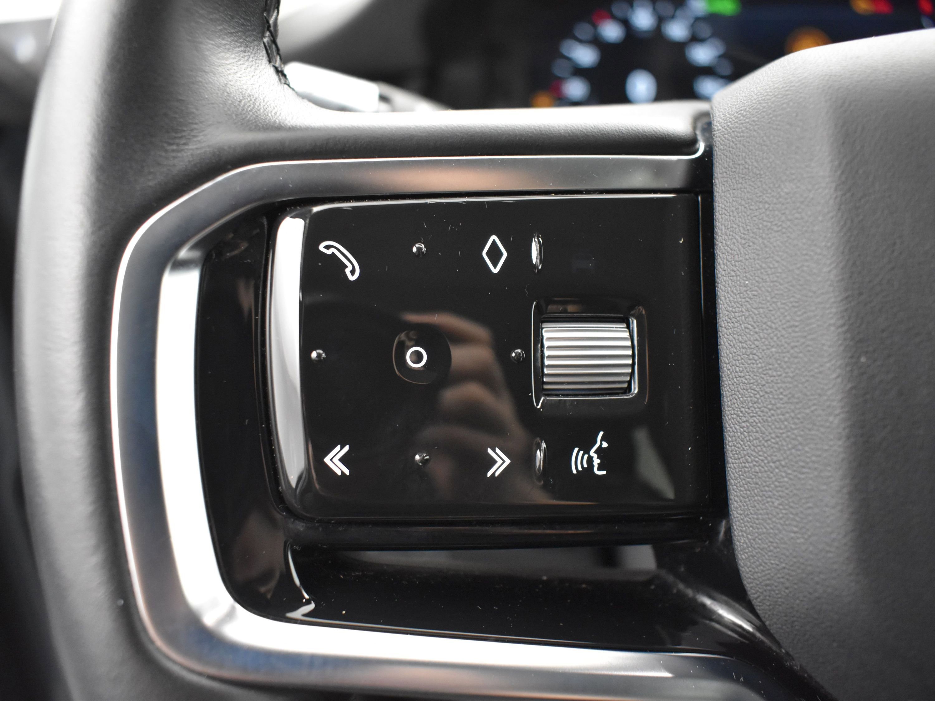 Used 2021 Land Rover Range Rover Evoque SE image 10