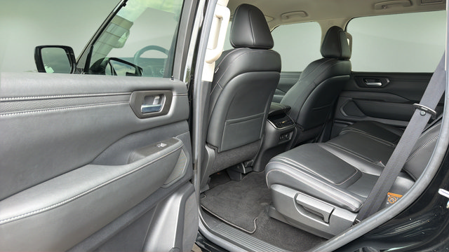 Used 2025 Nissan Armada SV AWD/4WD image 26
