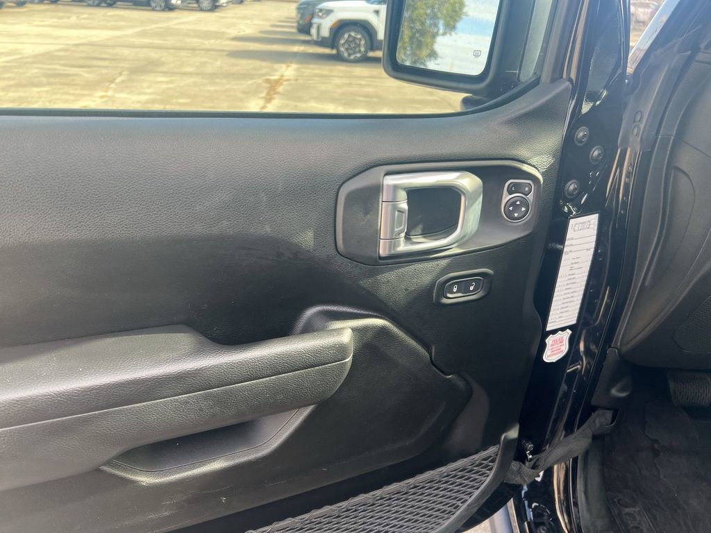 Used 2023 Jeep Wrangler Unlimited image 14