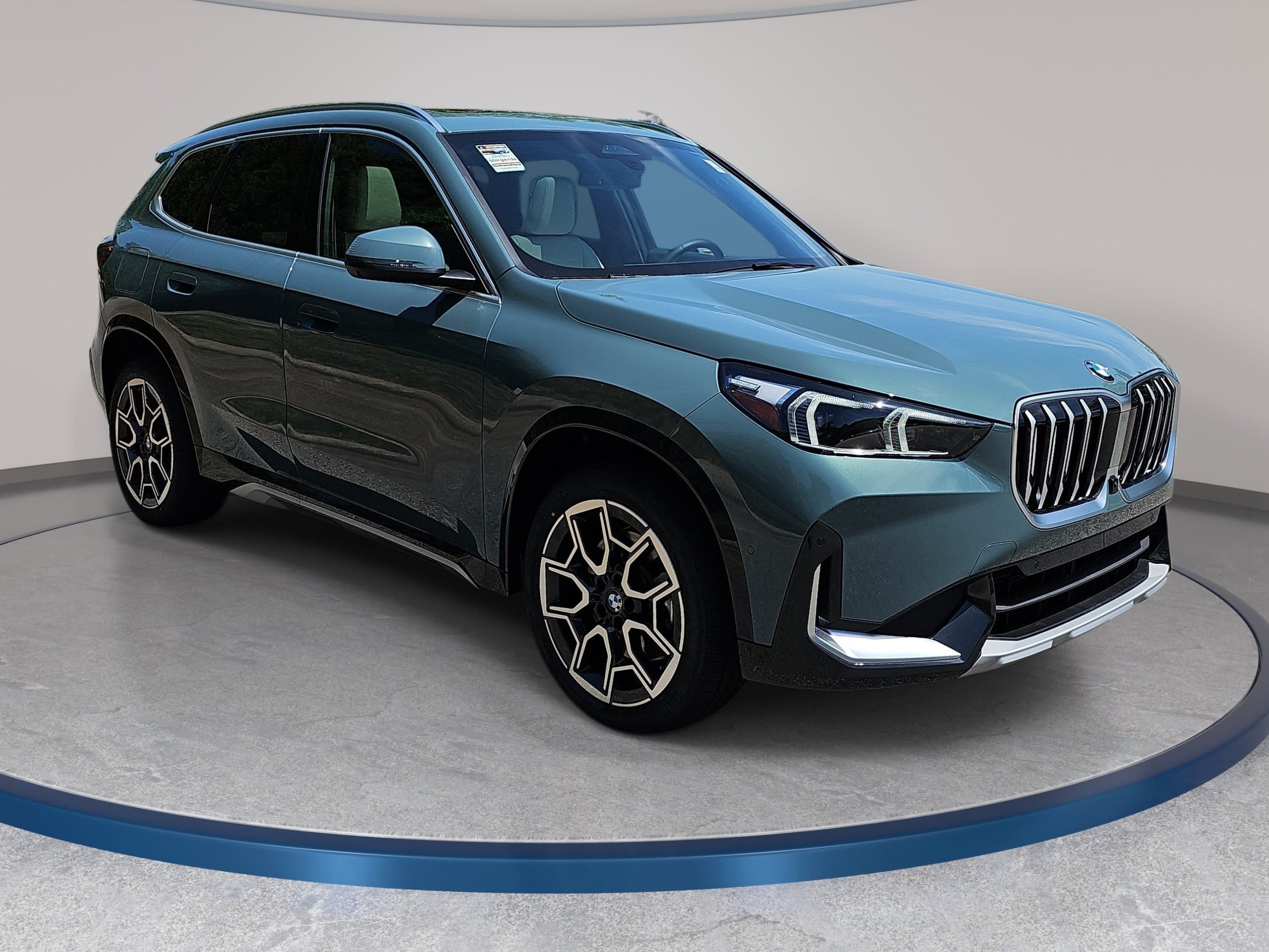 New 2026 BMW X1 xDrive28i w/ Technology Package AWD/4WD image 3