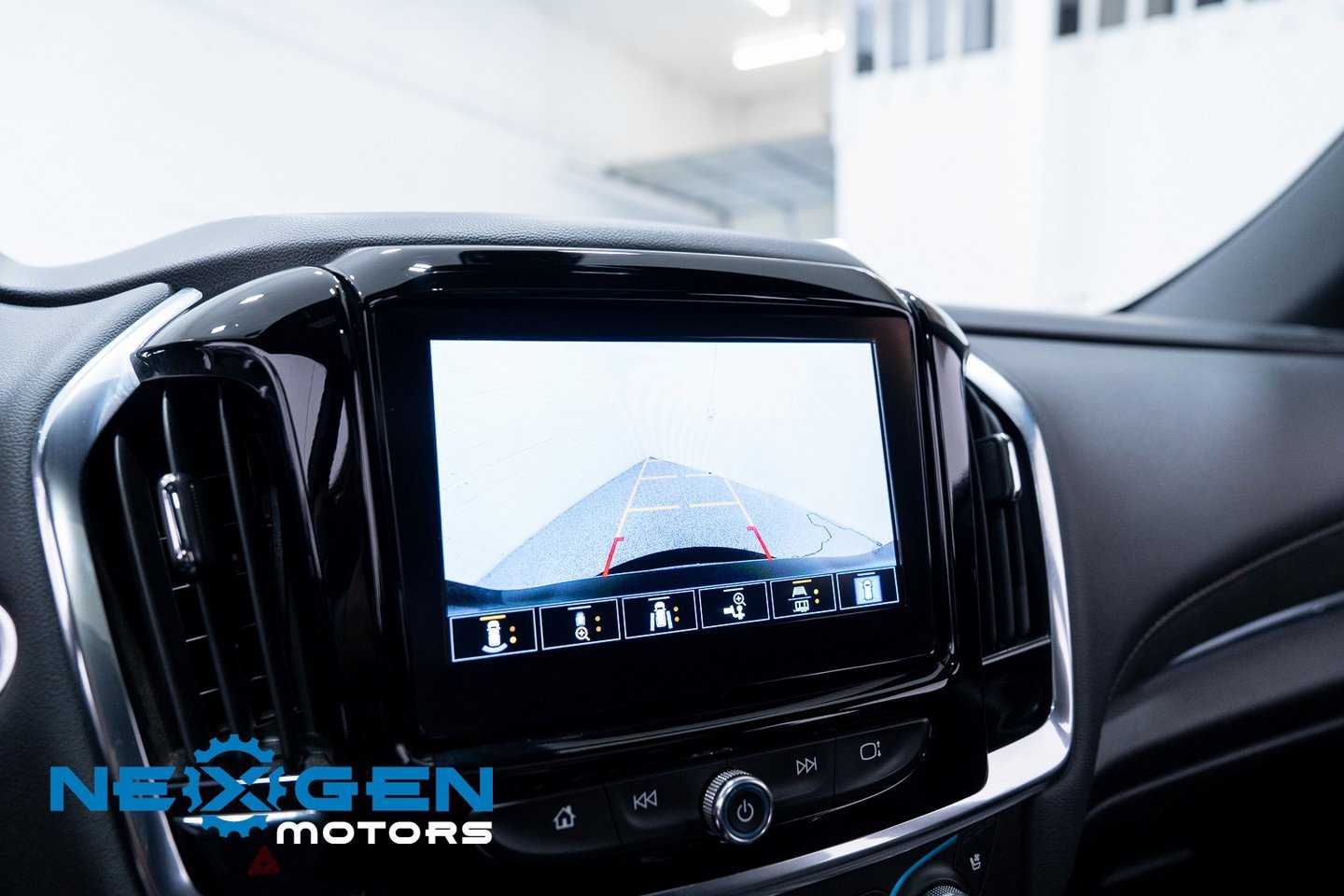 Used 2023 Chevrolet Traverse High Country image 41