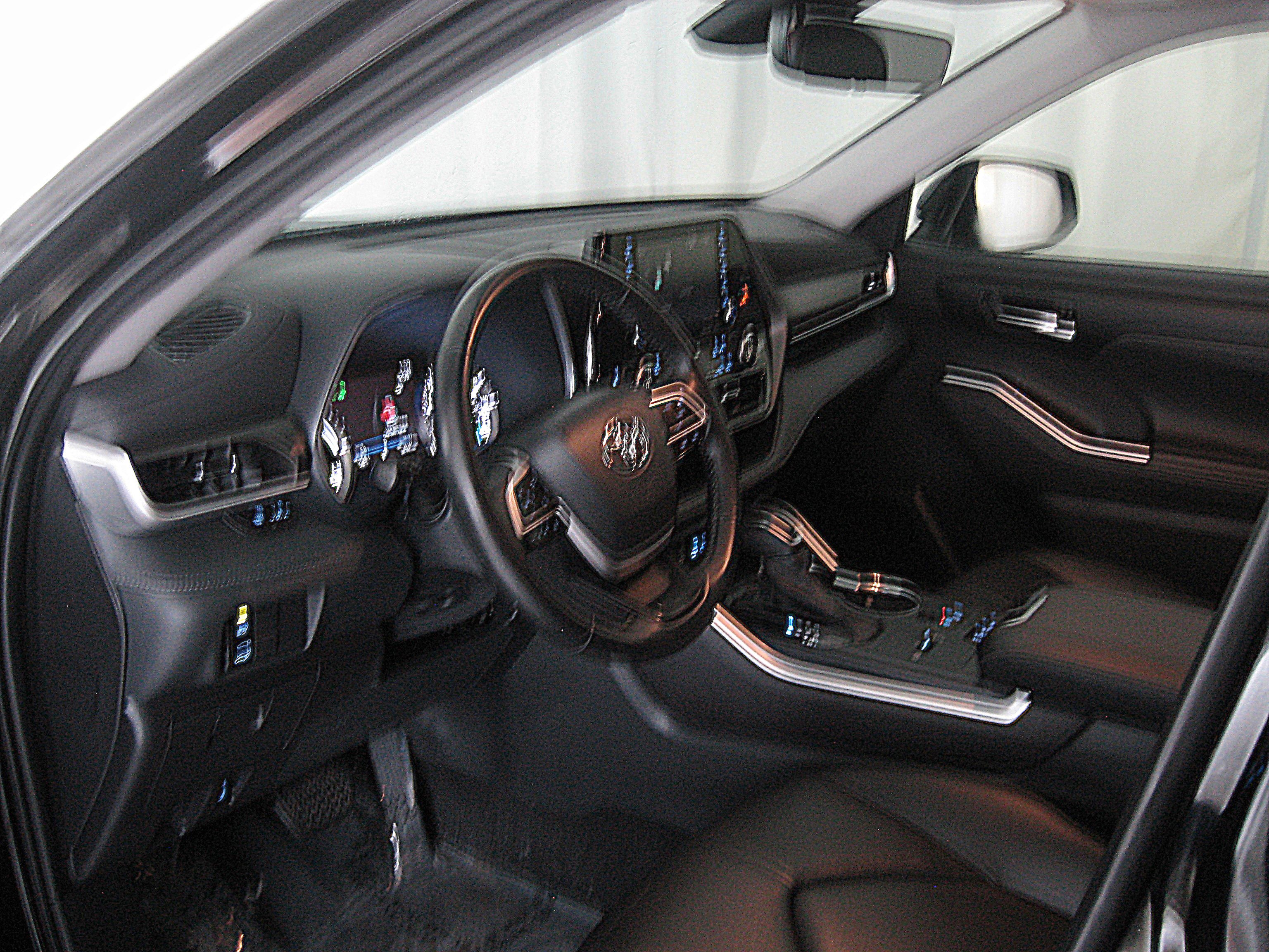 Used 2022 Toyota Highlander XLE image 11