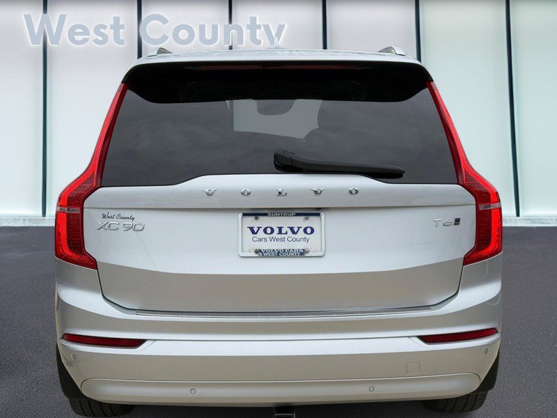 Certified 2022 Volvo XC90 T6 Momentum w/ Advanced Package image 6