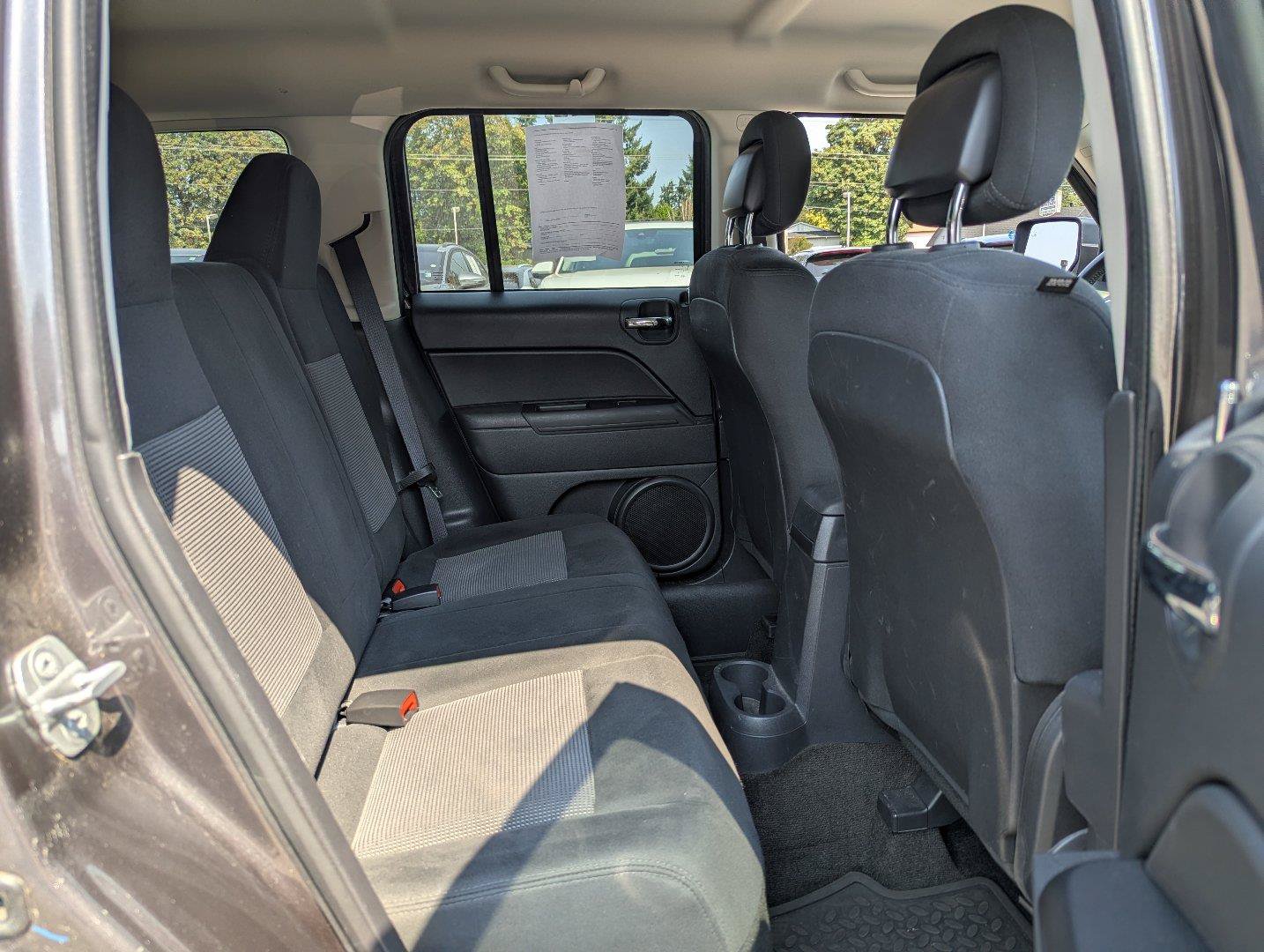 Used 2014 Jeep Patriot Latitude FWD image 28