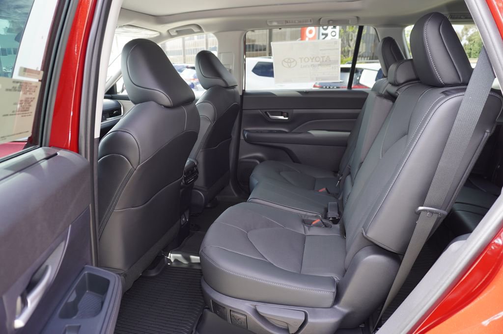New 2026 Toyota Grand Highlander Limited FWD image 10