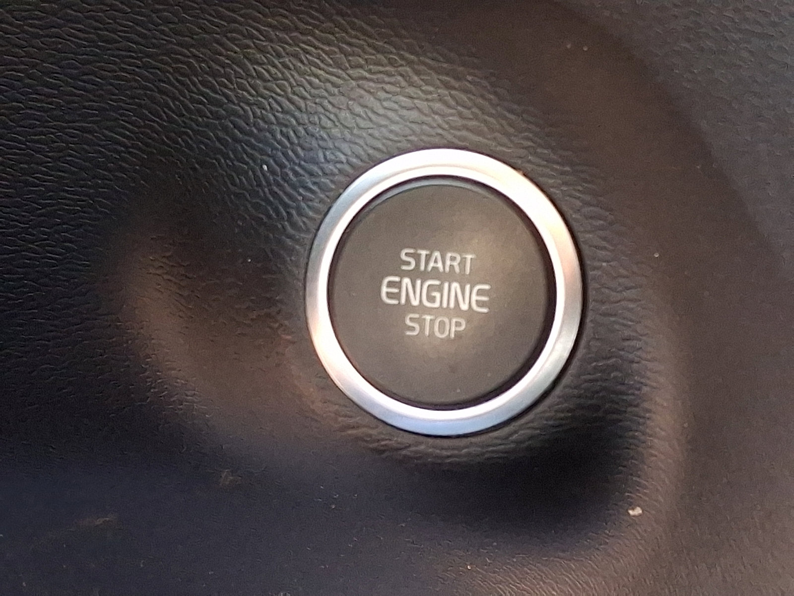 Used 2019 Volvo XC40 T5 Momentum image 27