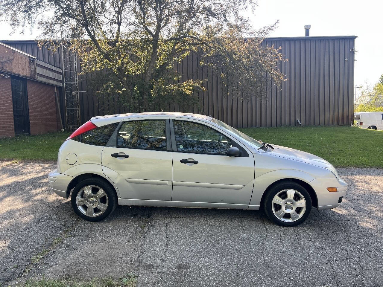 Used 2007 Ford Focus SE FWD image 3