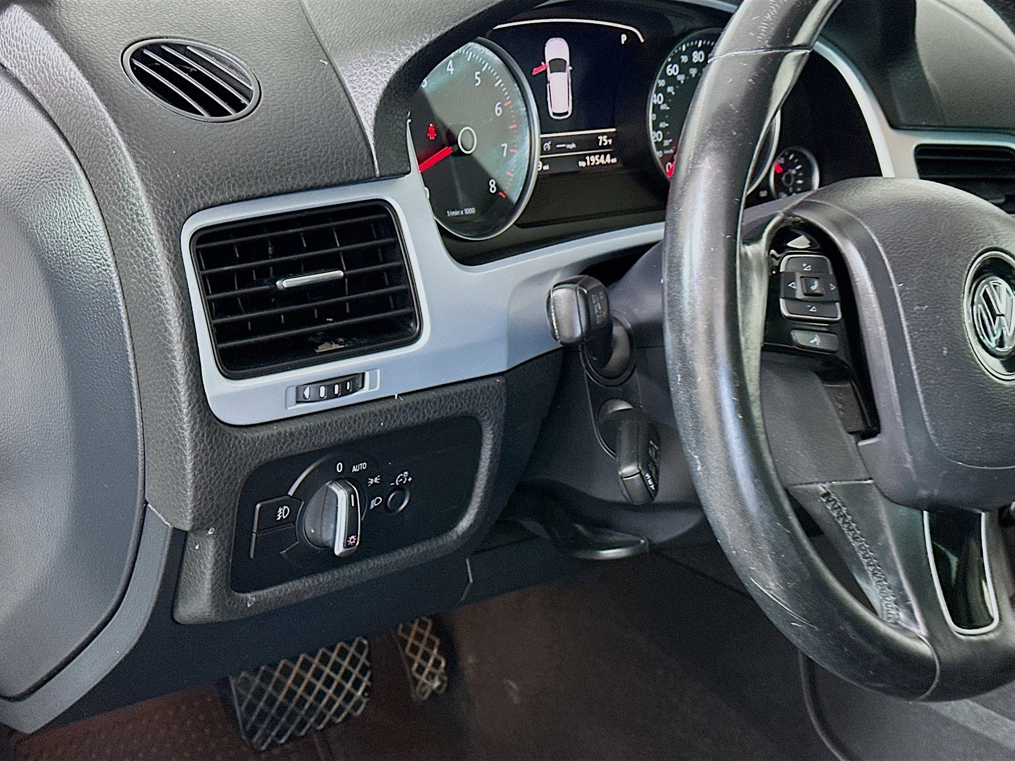 Used 2012 Volkswagen Touareg Sport AWD/4WD image 17