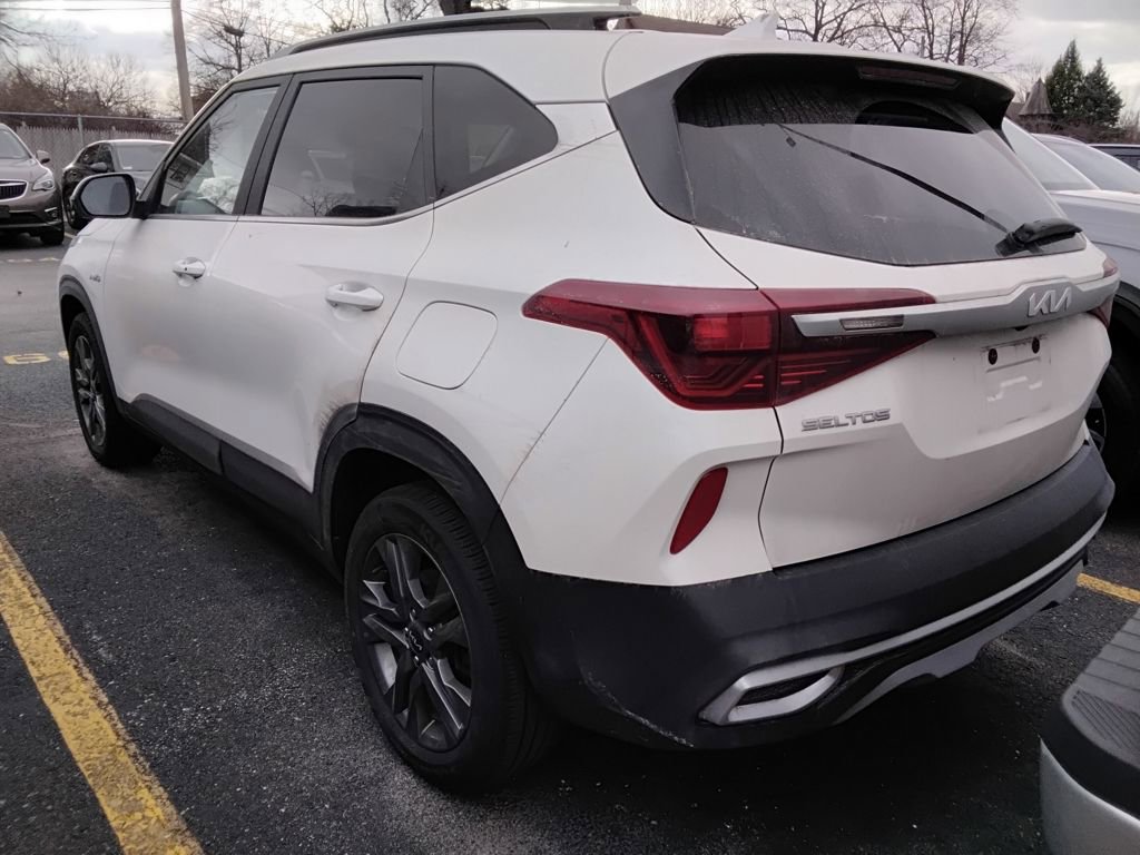Used 2023 Kia Seltos S w/ Navigation Package image 5