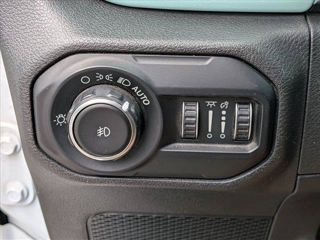Used 2018 Jeep Wrangler Unlimited Sahara AWD/4WD image 18