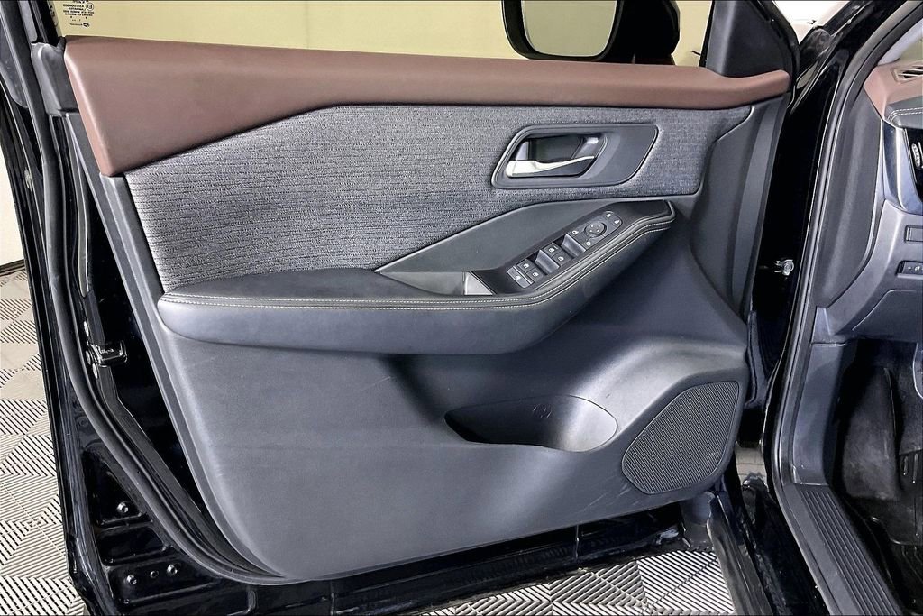 Used 2022 Nissan Rogue SV FWD image 22