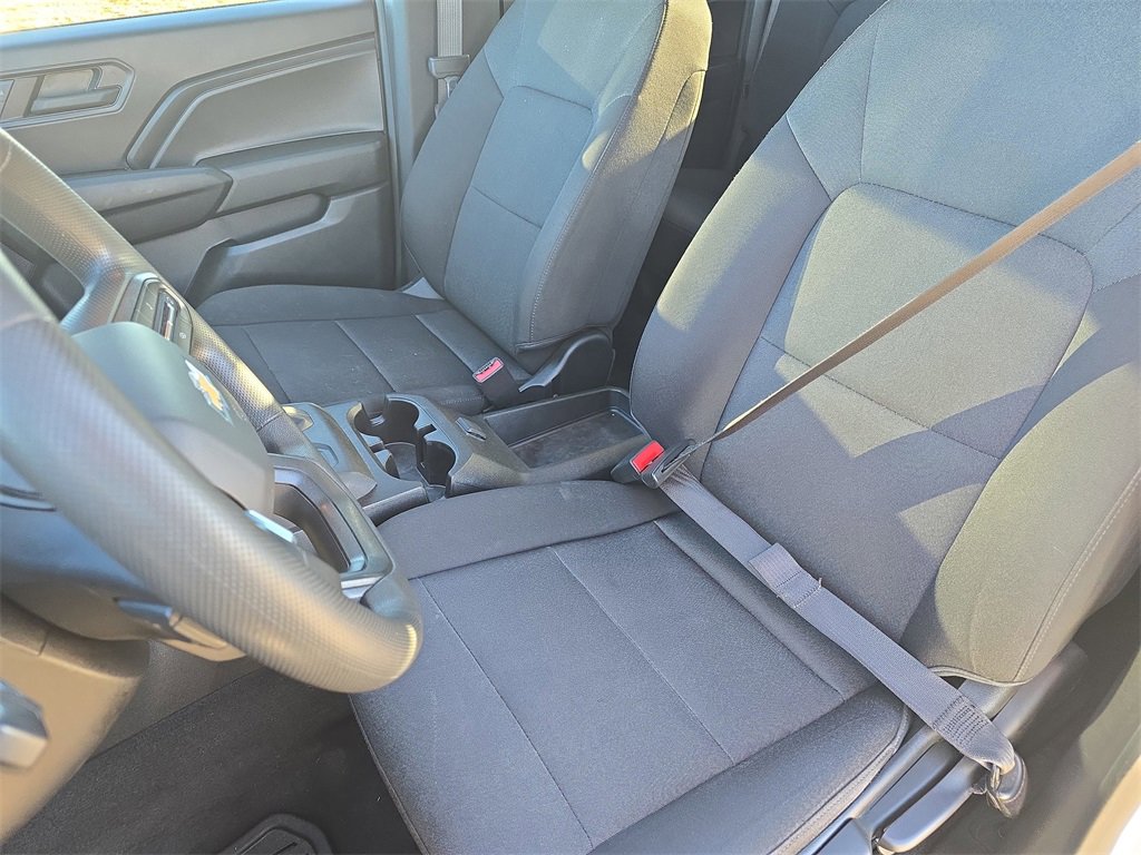 Used 2024 Chevrolet Colorado W/T image 15