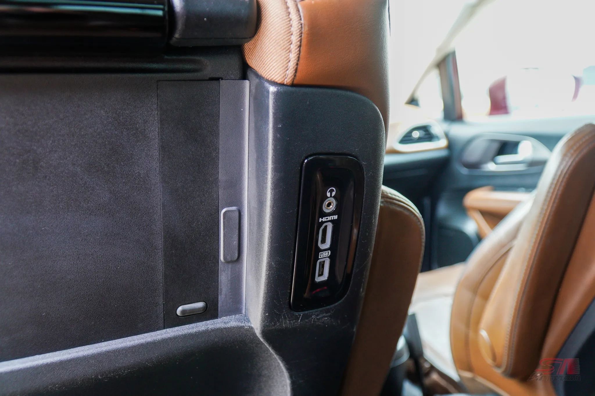 Used 2017 Chrysler Pacifica Limited image 28