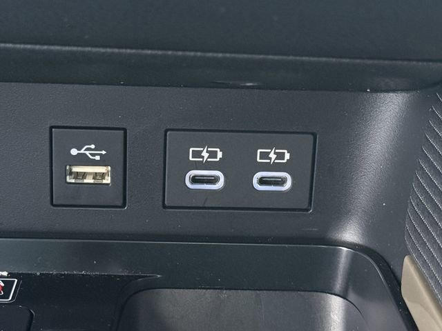 Used 2025 Toyota Camry SE image 23