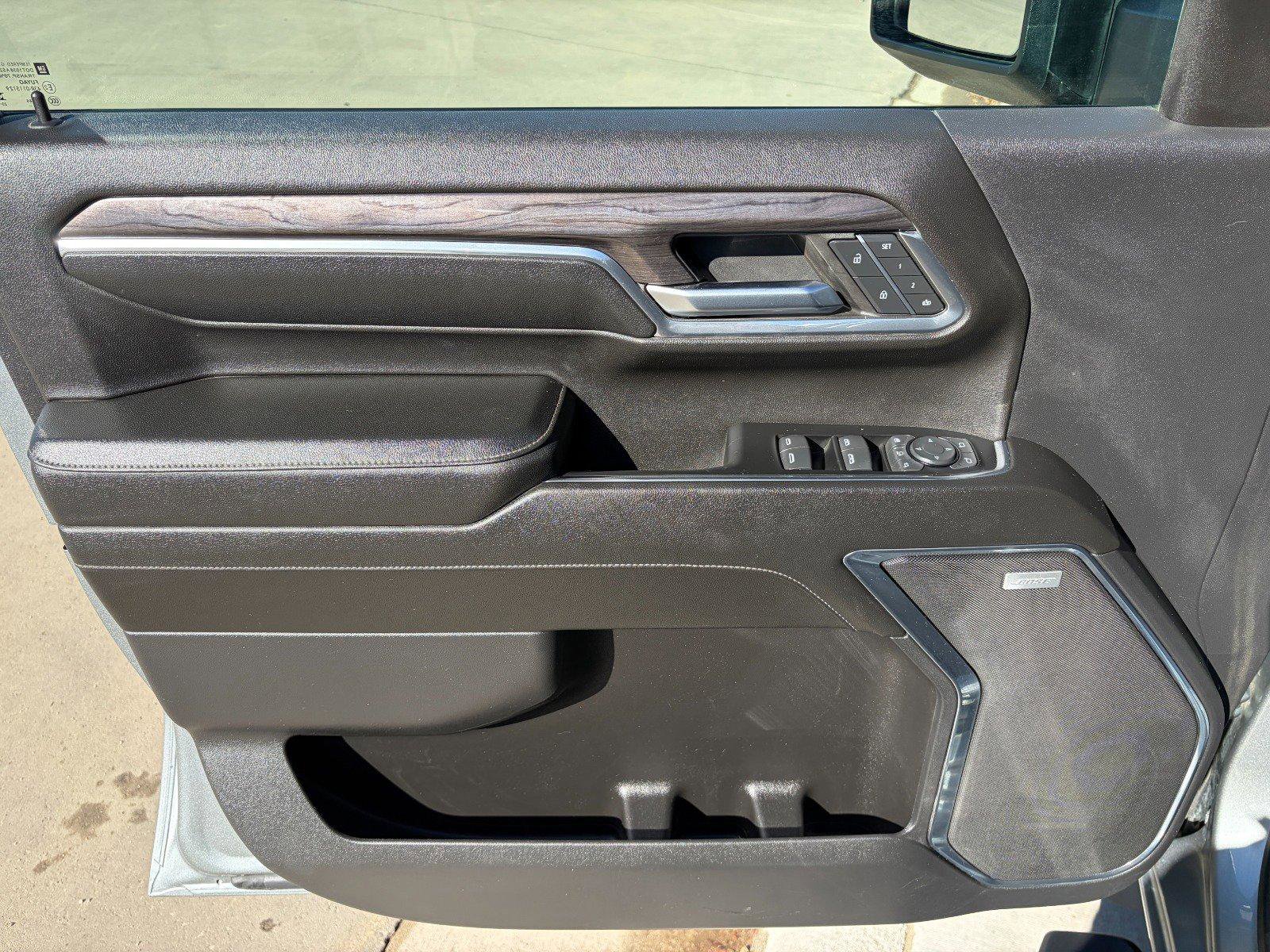 Used 2024 Chevrolet Silverado 2500 LTZ w/ LTZ Plus Package image 9