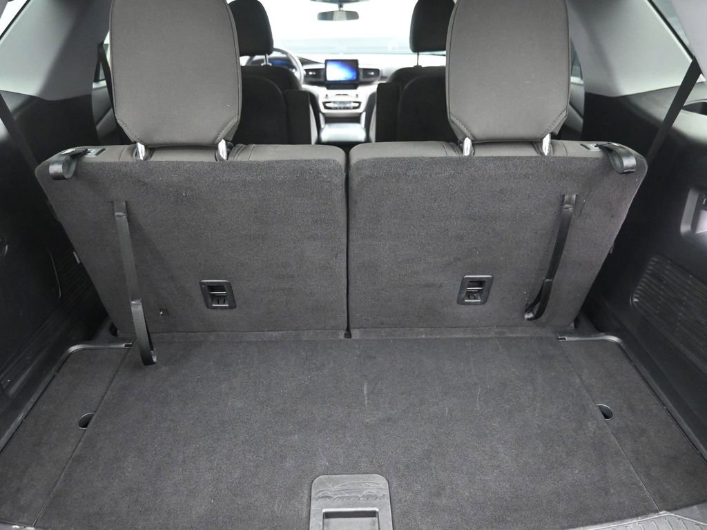 Used 2023 Ford Explorer XLT image 9