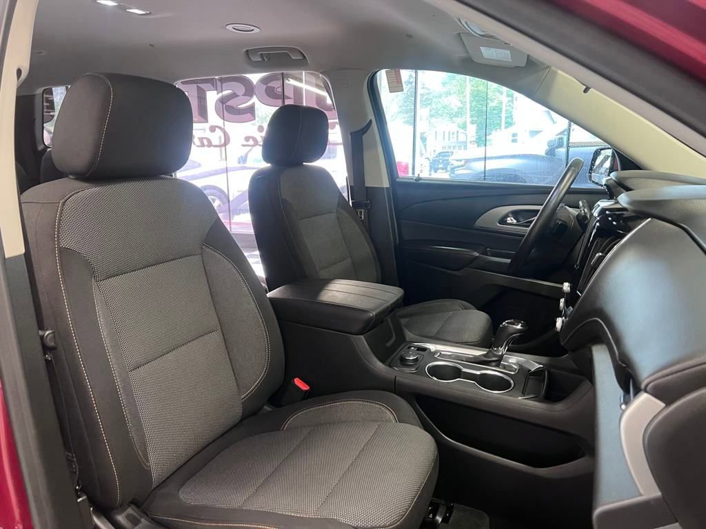 Used 2020 Chevrolet Traverse LT w/ Driver Confidence II Package image 30
