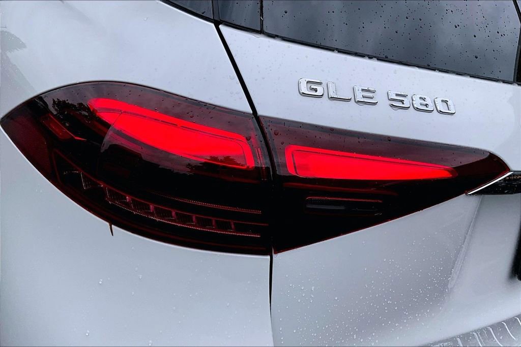 Certified 2025 Mercedes-Benz GLE 580 4MATIC image 32