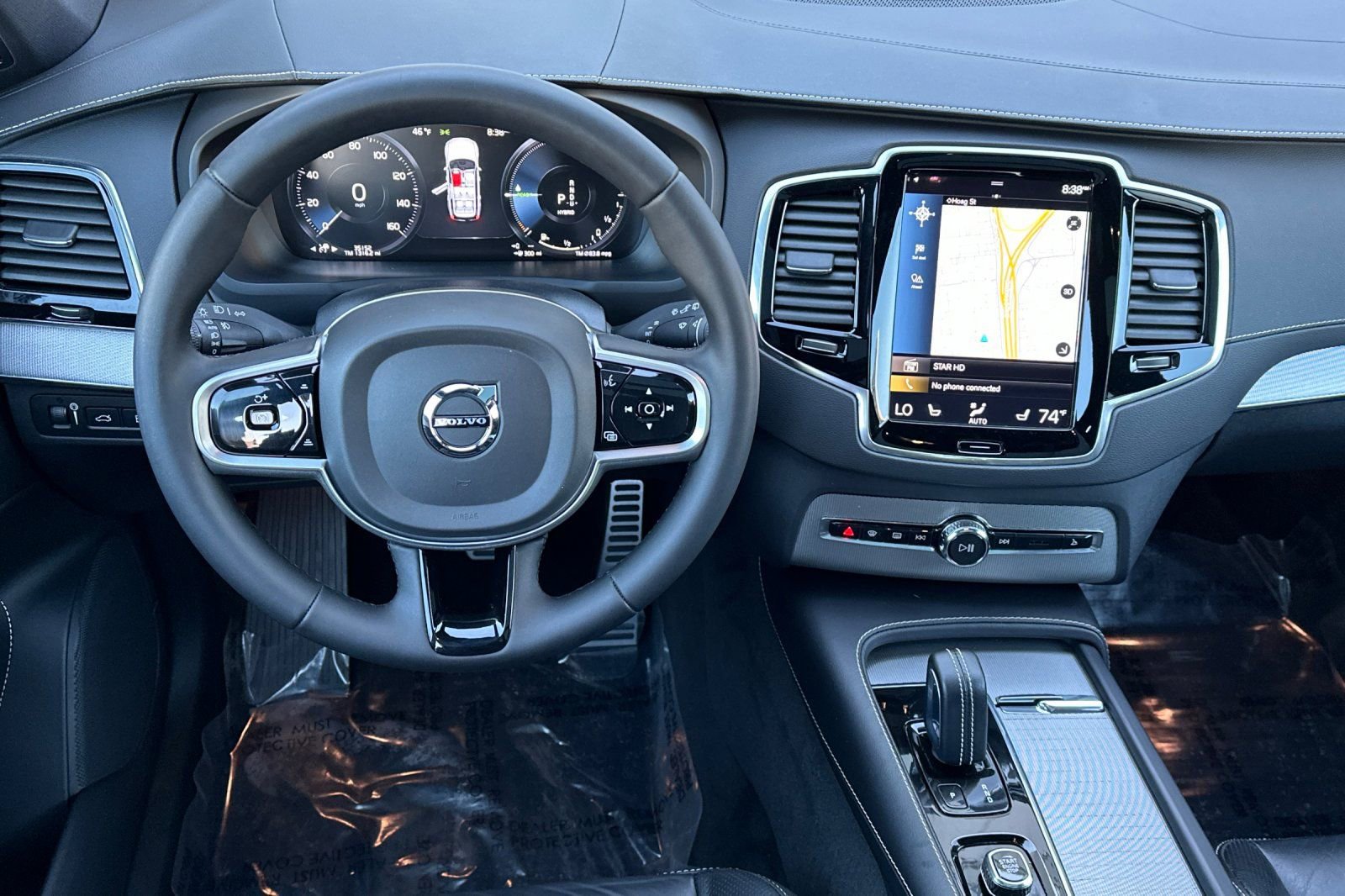 Used 2022 Volvo XC90 T8 R-Design image 16