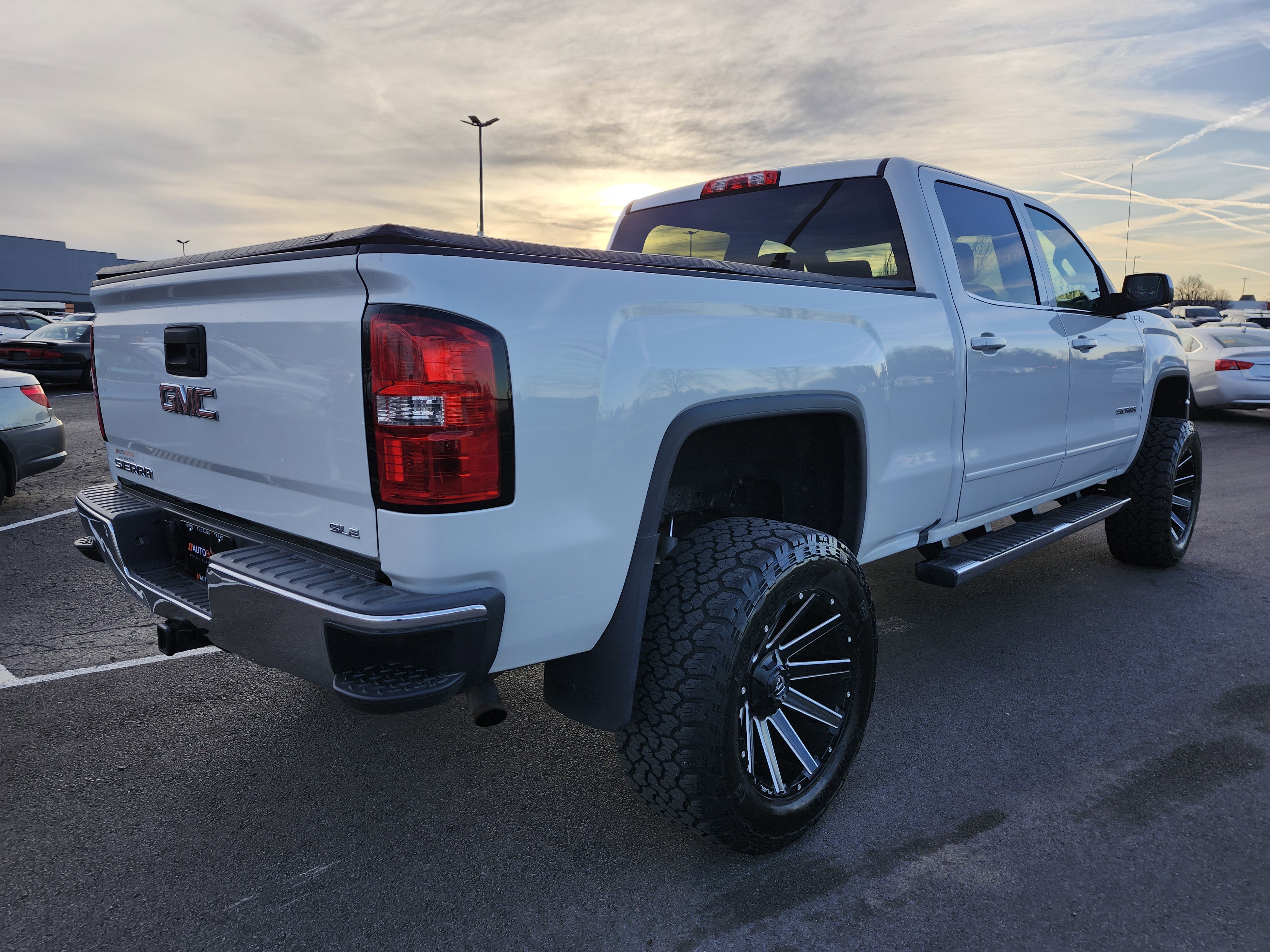 Used 2016 GMC Sierra 1500 SLE image 17