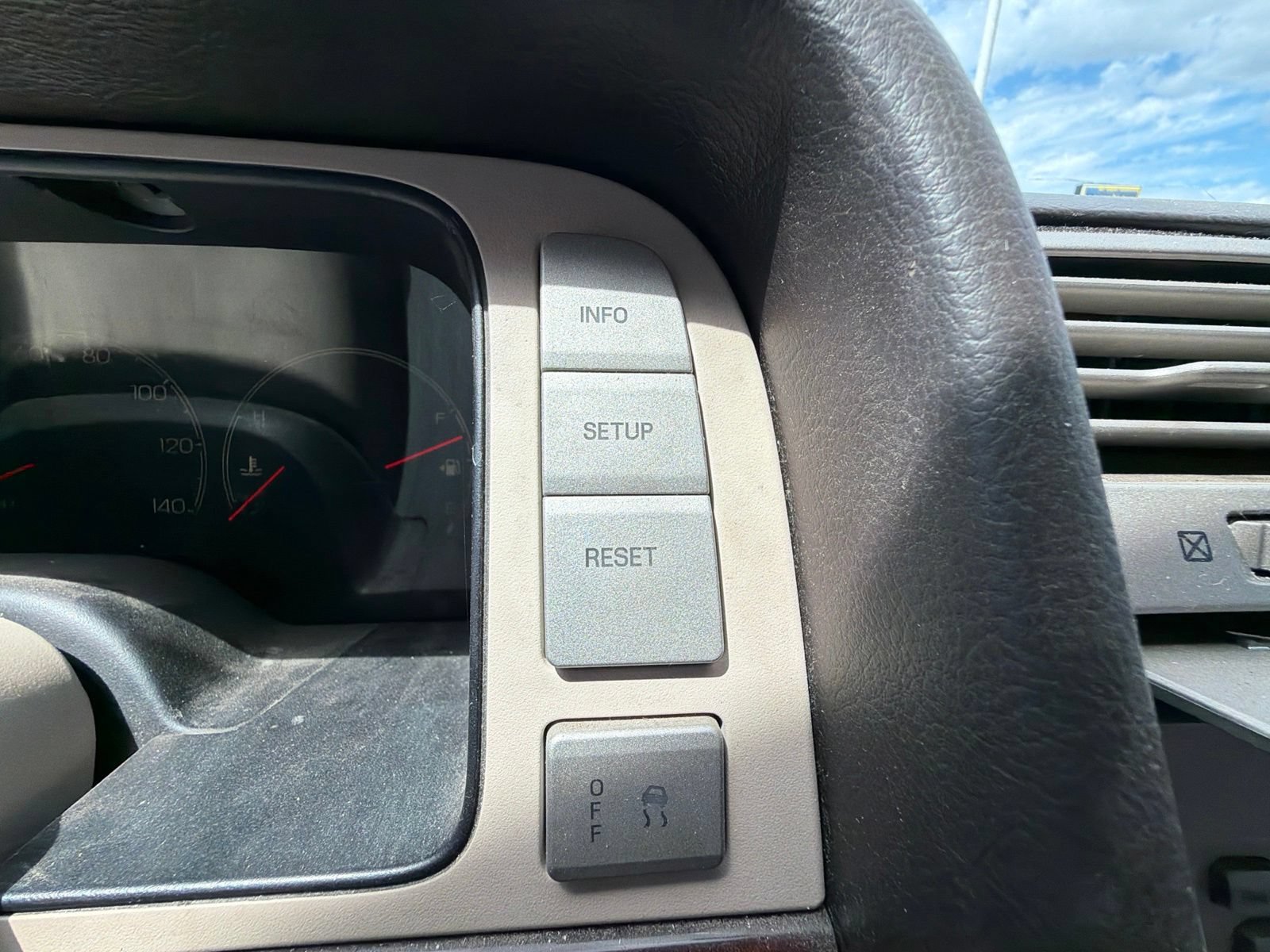 Used 2003 Lincoln Navigator Luxury AWD/4WD image 17