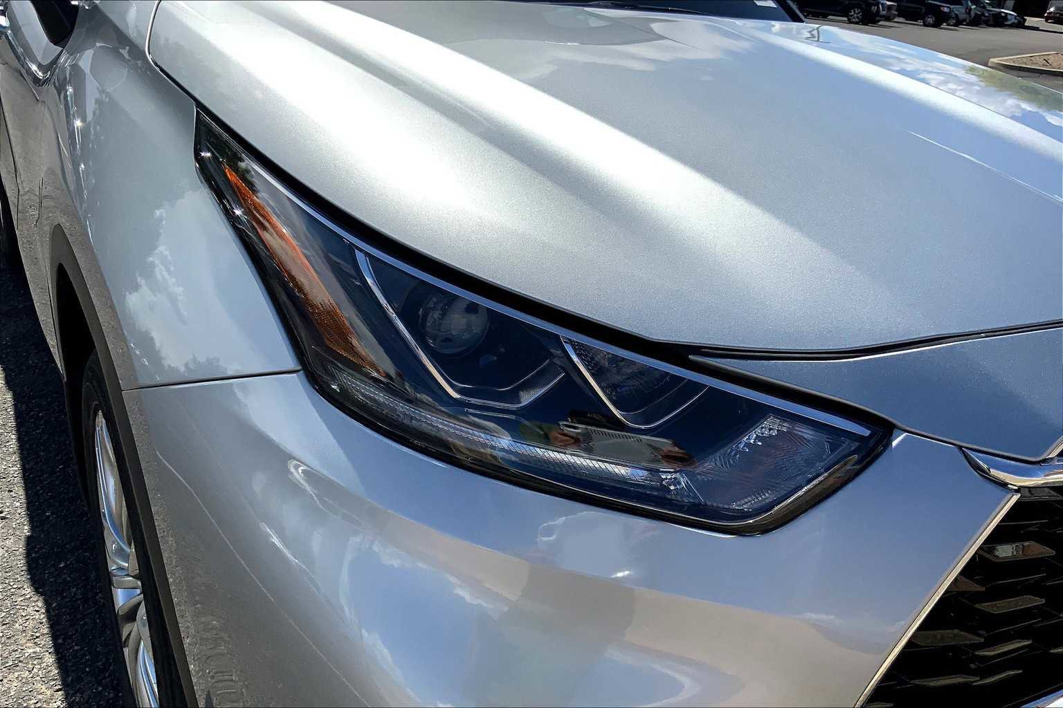 Used 2025 Toyota Highlander Platinum image 23