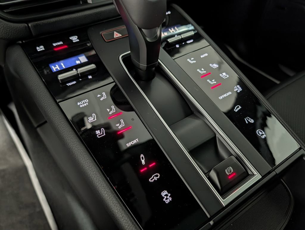 New 2026 Porsche Macan S AWD/4WD image 34