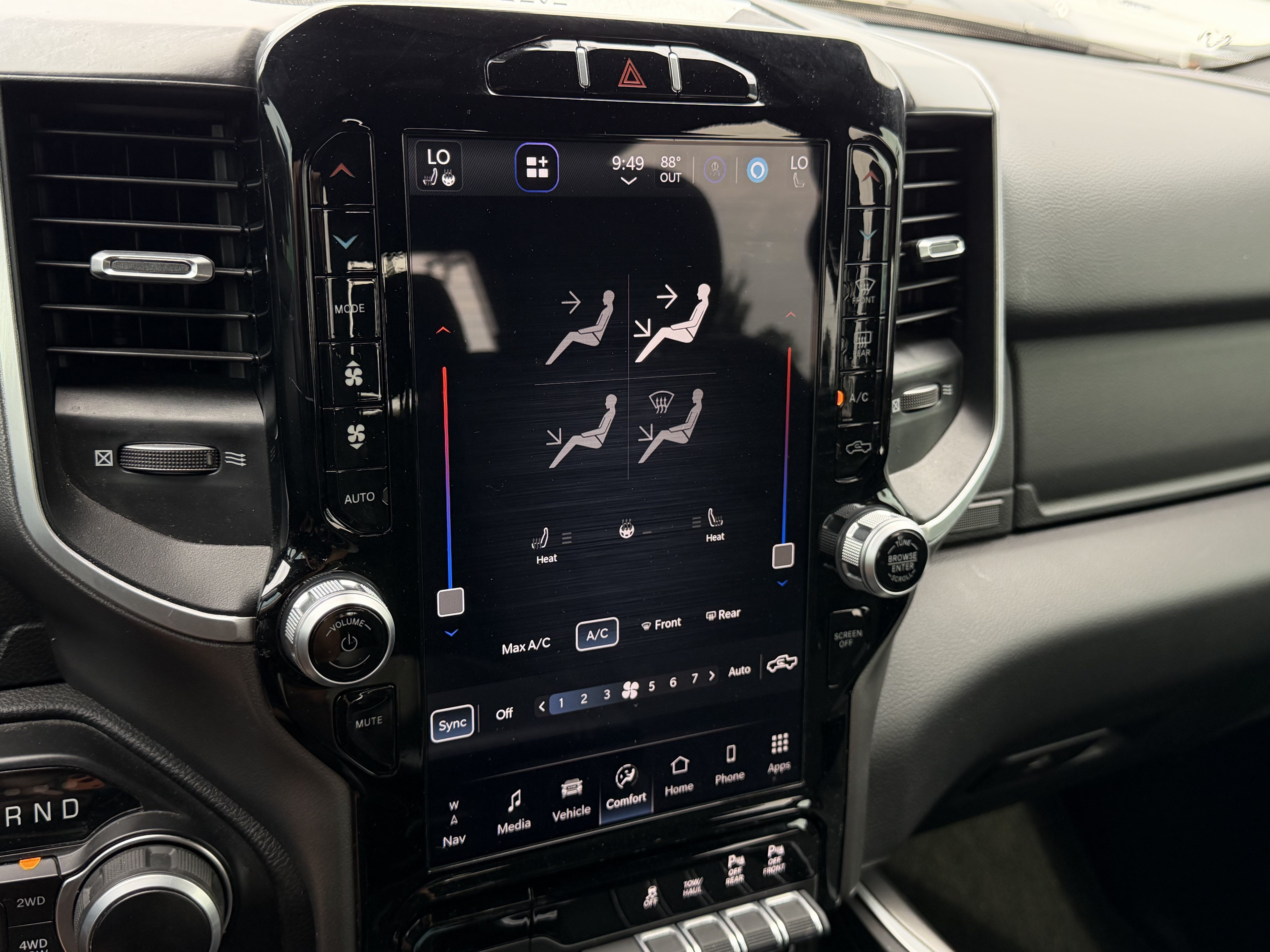 Used 2023 RAM 1500 Big Horn AWD/4WD image 28