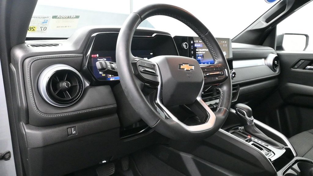 Used 2024 Chevrolet Colorado LT w/ LT Convenience Package RWD image 11