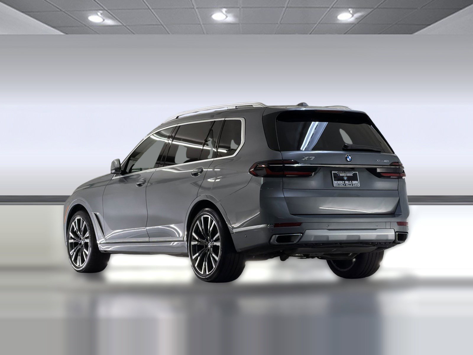 Used 2024 BMW X7 xDrive40i w/ Climate Comfort Package AWD/4WD image 3
