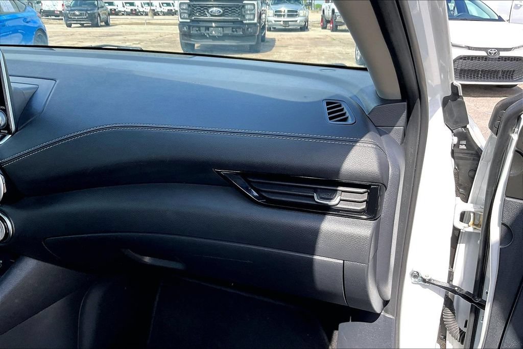 Used 2024 Nissan Sentra SV FWD image 23