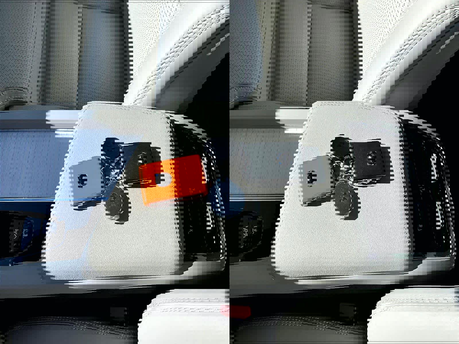 Used 2026 Volvo XC60 B5 Ultra w/ Climate Package image 14